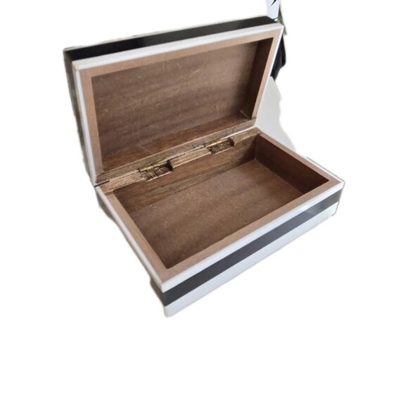New Modern Inlaid Resin Black and White Striped Design Storage Jewelry Box 4"x6" - Picture 3 of 5